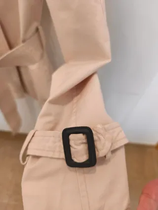 Trench Zara Basic corto Crema