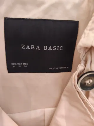 Trench Zara Basic corto Crema