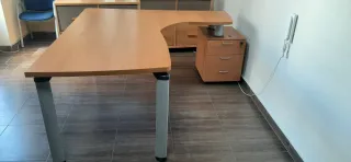 Mesa de despacho madera y metal