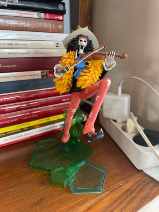 Figura Brook One Piece en perfecto estado