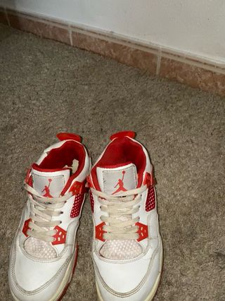 Zapatillas Jordan Air 4 Rojas y Blancas