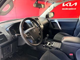 TOYOTA Land Cruiser 2.8 D4D GX 7 Plazas