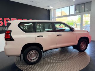 TOYOTA Land Cruiser 2.8 D4D GX 7 Plazas