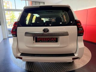 TOYOTA Land Cruiser 2.8 D4D GX 7 Plazas