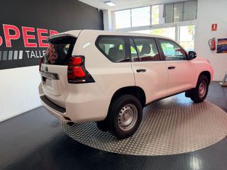 TOYOTA Land Cruiser 2.8 D4D GX 7 Plazas