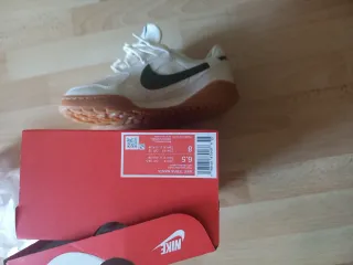 Zapatillas Nike Blancas y Marrones