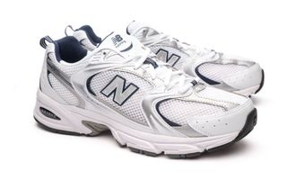 New Balance 530 Unisex Plata y Blanco