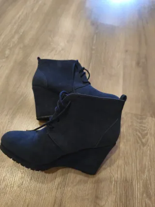 Botines de cuña, número 37