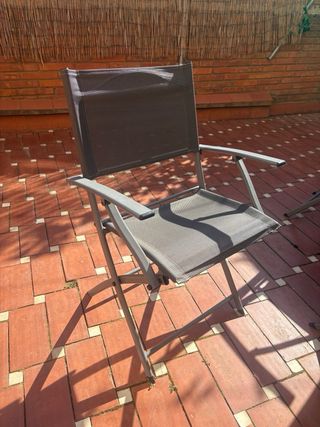 Mesa y 4 Sillas Terraza Plegables, urge vender
