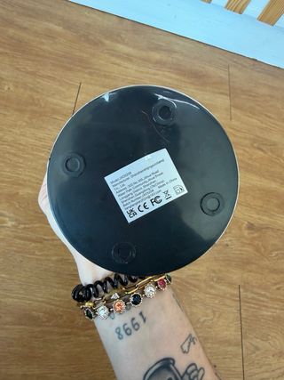 Lámpara de Mesa LED Ovalada Dorada
