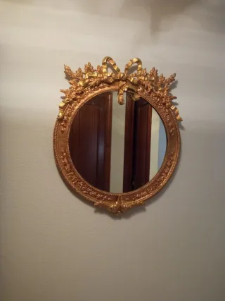 Espejo Vintage Dorado con Adorno