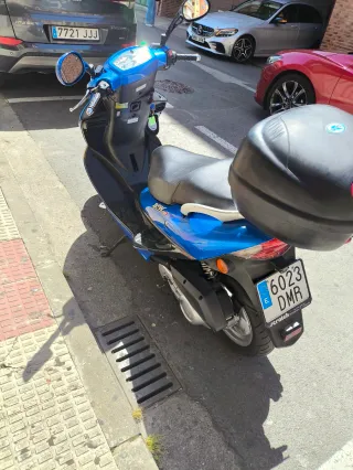 Kymco Scooter 125cc Azul Automática