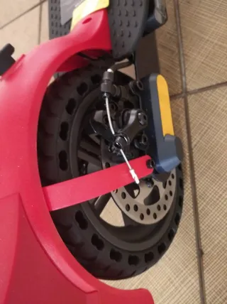 Patinete Eléctrico Red Bull