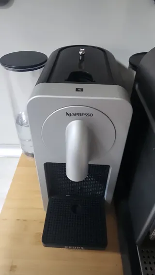 Cafetera nespresso Krups Prodigio. casi sin uso