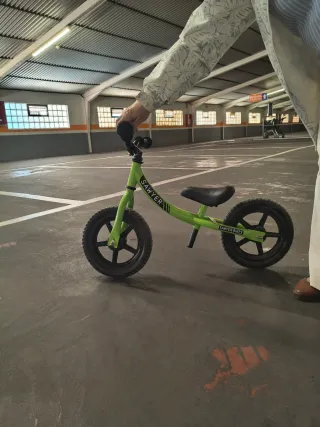 Bicicleta de equilibrio Sawyer verde