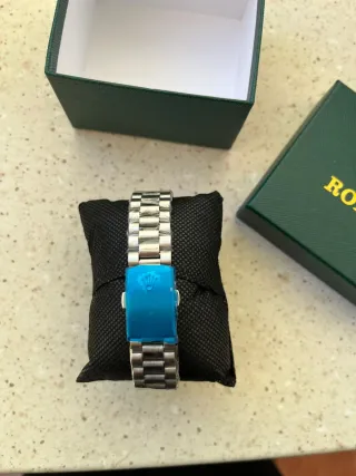 Reloj Negro y Plateado