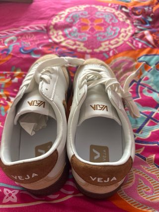 Zapatillas Veja Talla Pequeña Beige/Blanco