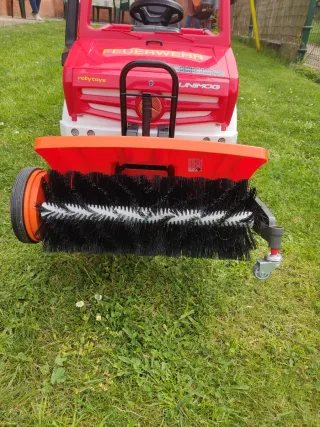 Camión Bomberos Rolly Toys con Barredora frontal