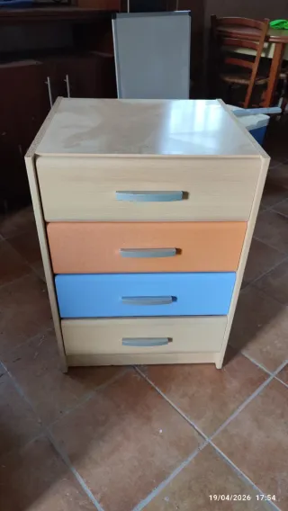 Cajonera 4 cajones madera y plástico