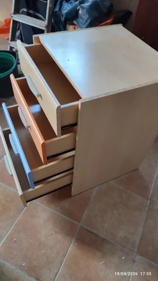 Cajonera 4 cajones madera y plástico