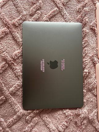 MacBook Air 13” Intel i5 8GB 256GB  Negociable