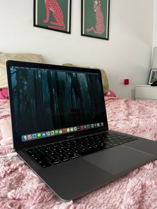 MacBook Air 13” Intel i5 8GB 256GB  Negociable