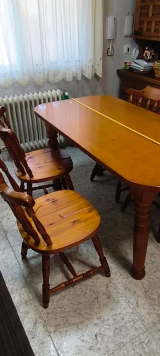 Mesa de cocina madera con 4 sillas