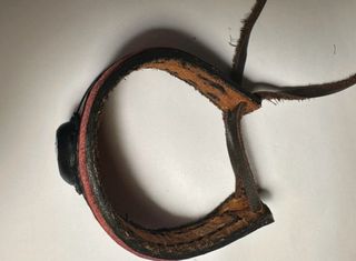 Pulsera cuero artesanal con piedra