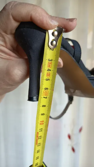 Sandalias en negro de Chantú Vintage Chic.