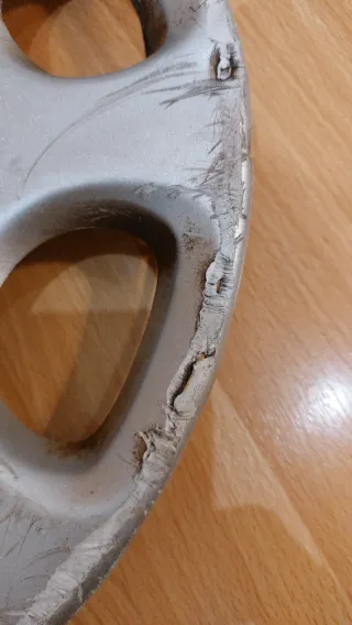 1 Tapacubos Peugeot 206. 14" Usado pero ok