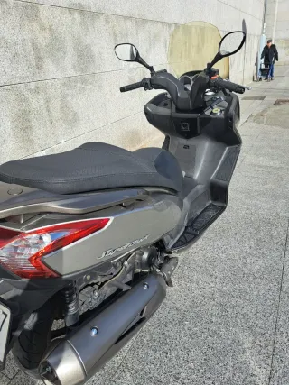 Kymco Maxi Scooter Automática