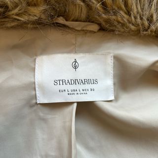 Abrigo pelo sintético Stradivarius Talla L
