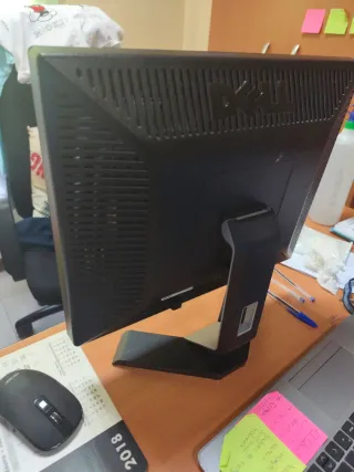 Pantalla de ordenador DELL 17 pulgadas