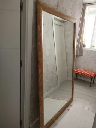 Espejo grande de madera con marco multicolor