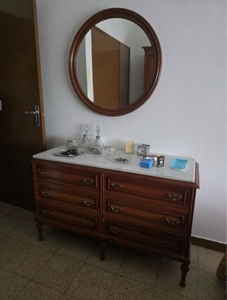 Cómoda vintage madera y mármol + espejo