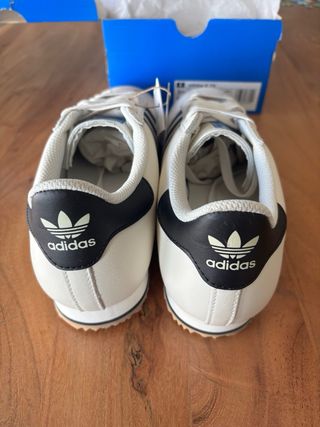 Zapatillas Adidas K74 Piel Blancas y Negras