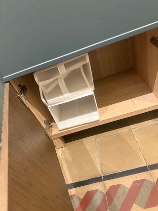 Besta e Pax Mobile Ingresso Legno e Plastica