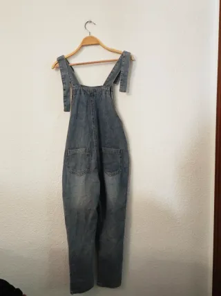 Peto vaquero con corazones.