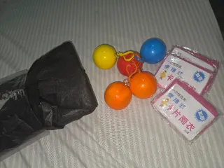 Chubasqueros portátiles en bola