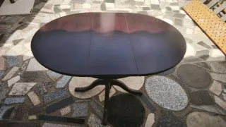 Mesa redonda extensible con 4 sillas