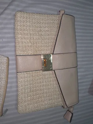 Bolso beige de piel sintética