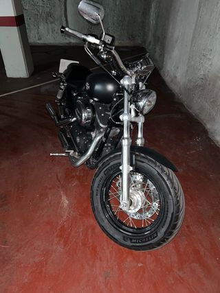 Harley Davidson 1200 XL Custom Negra