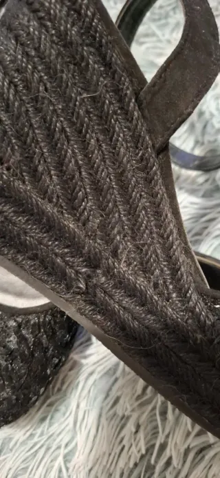 Sandalias de cuña negras