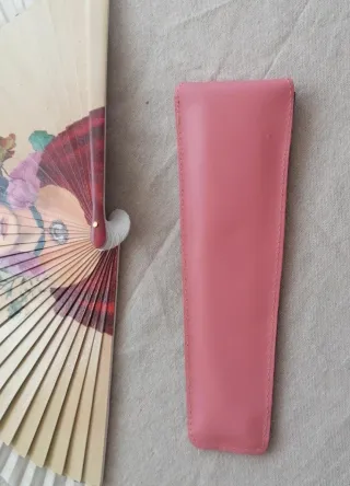 Funda piel + abanico Frida Kahlo