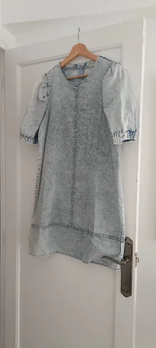 Vestido azul con flores blancas, talla M