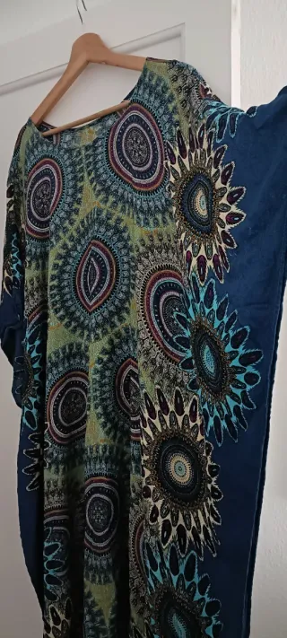 Vestido azul con flores blancas, talla M