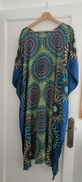 Vestido azul con flores blancas, talla M