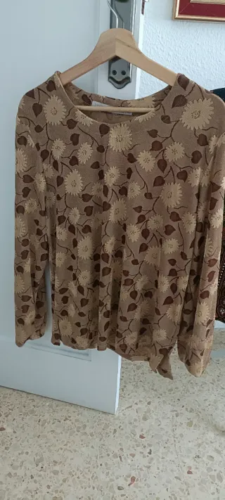 Vestido azul con flores blancas, talla M