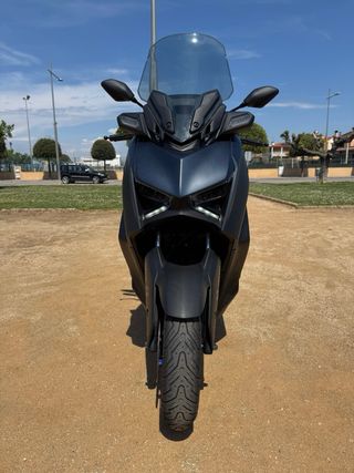Yamaha Xmax 300