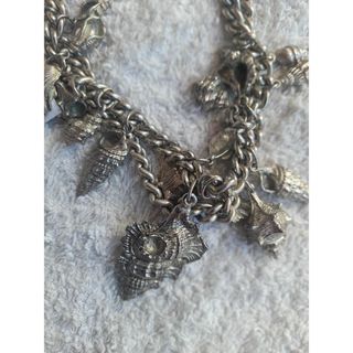 Collar doble con dijes de conchas